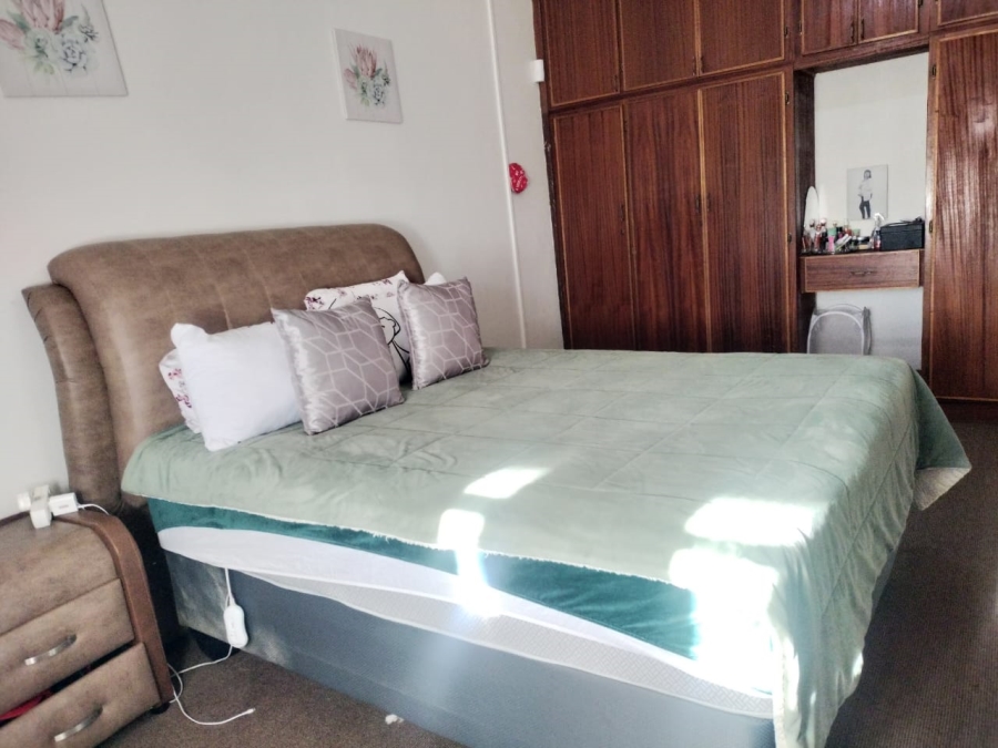 4 Bedroom Property for Sale in Ladybrand Free State